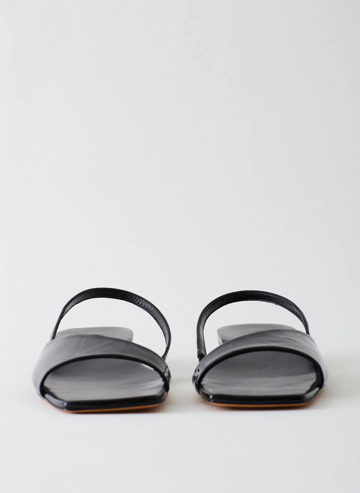 Avi Crinkle Patent Asymmetric Flat