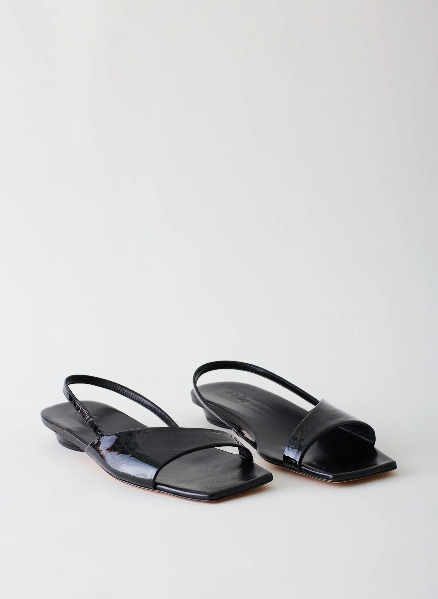 Avi Crinkle Patent Asymmetric Flat