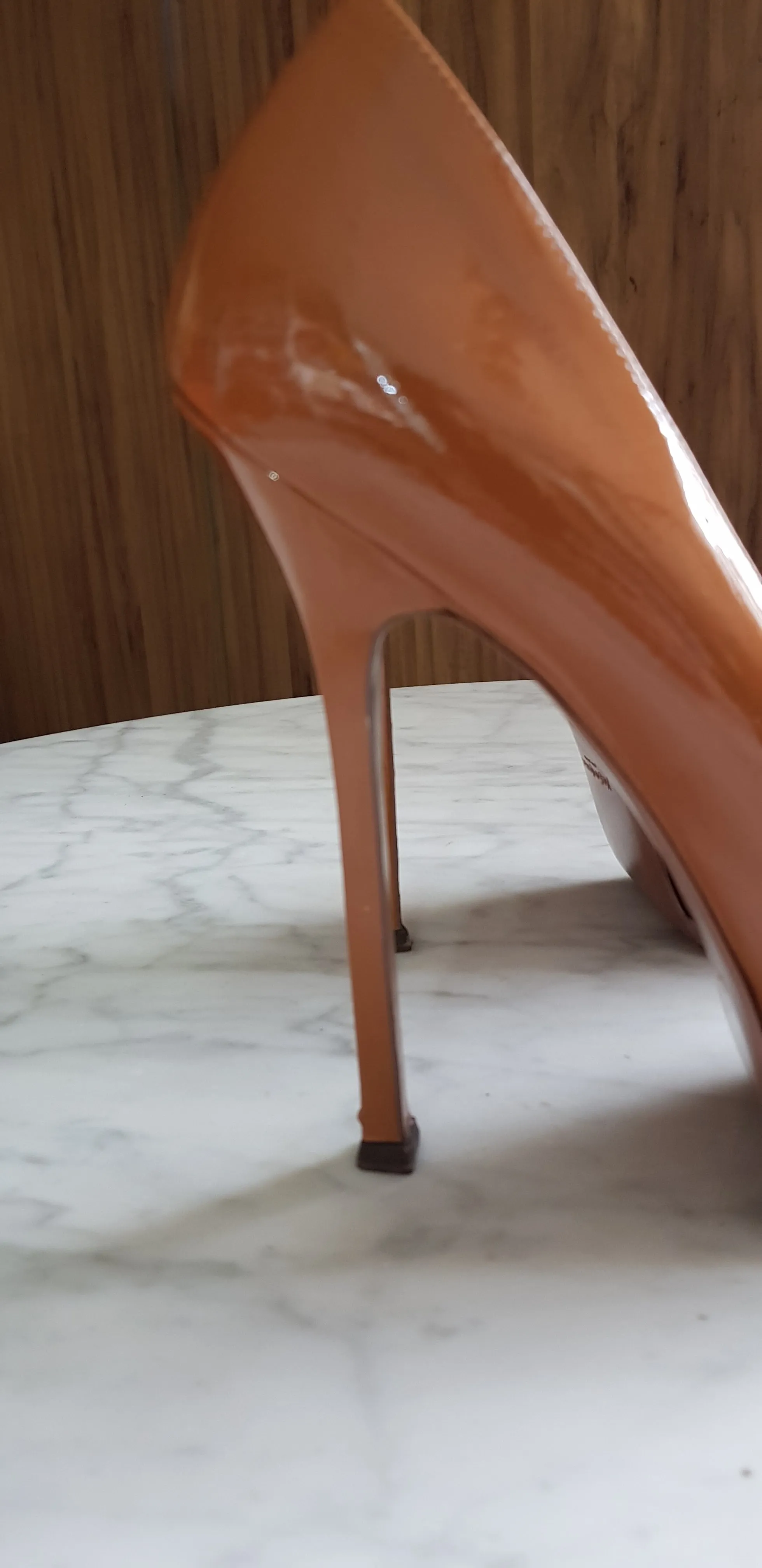 Scarpin Yves Saint Laurent Patent Leather Caramelo